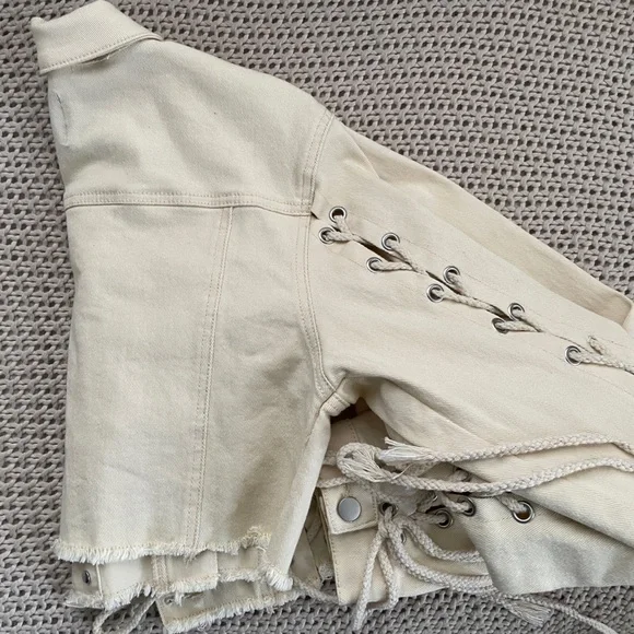 NWOT FASHION NOVA Can't Keep Up Denim Jacket - XL - Picture 10 of 10